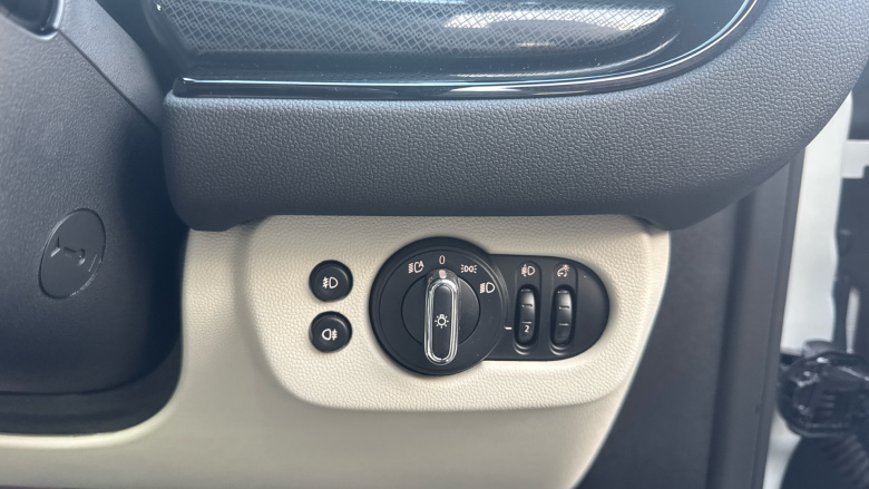 MINI Clubman 1.5 Cooper Exclusive 6dr Auto [Comfort/Nav+ Pack] Petrol Estate